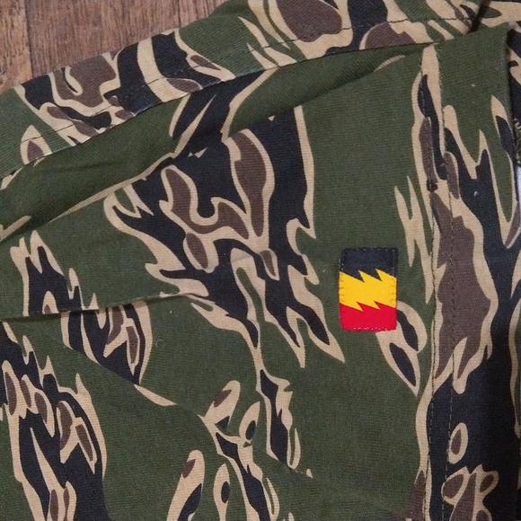 The Hundreds Camo Pocket Tee - Picture 5 of 5